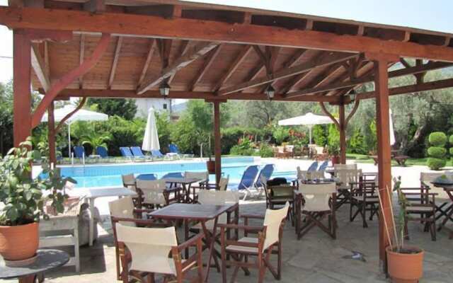 Palirria Hotel & Studios