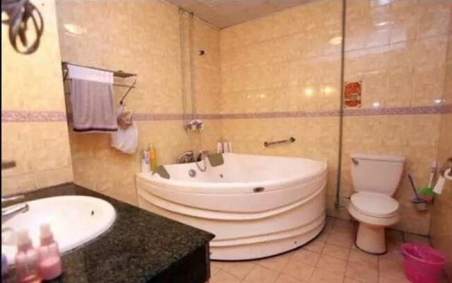 Xiaota Nanshan Youth Hostel – Bathroom – Chengdu