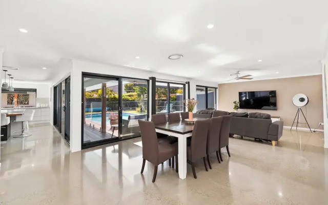 Holiday Home with Pool and Mini Golf