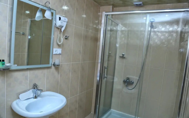 Lara Hotel