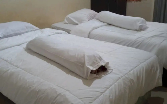 OYO 93866 Neva Guest House SyariahNearWaduk Cipta Karya