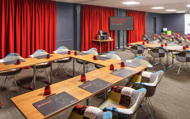 ibis London Luton Airport