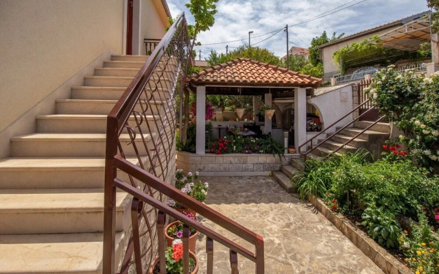Zvone - Apartments With Terrace - A1