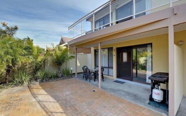 The Breakers, 16B Government Road