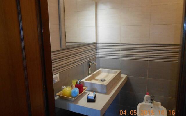 Camera Romantica, En-suite