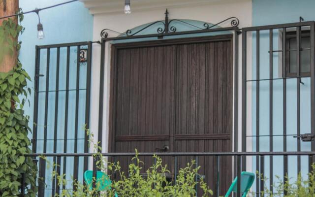 Gallo Azul, Downtown Loft Style Apartment