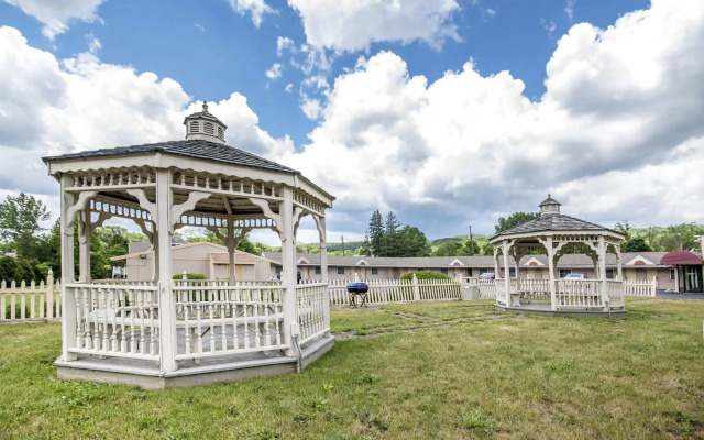 Rodeway Inn & Suites Ithaca South