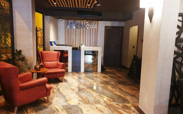 Life Point Hotel