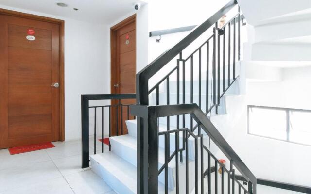 RedDoorz @ DBuilders Rooms Bangkal Makati