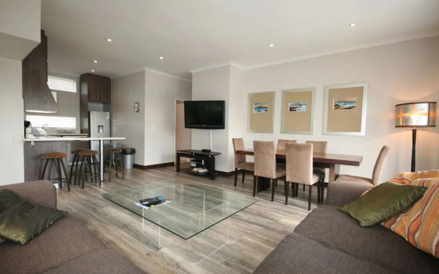 York Mews 14 by CTHA