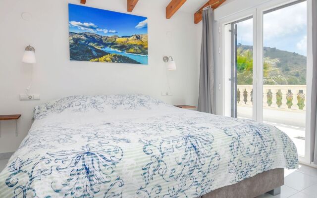 Tranquil Holiday Home in Moraira With Private Pool