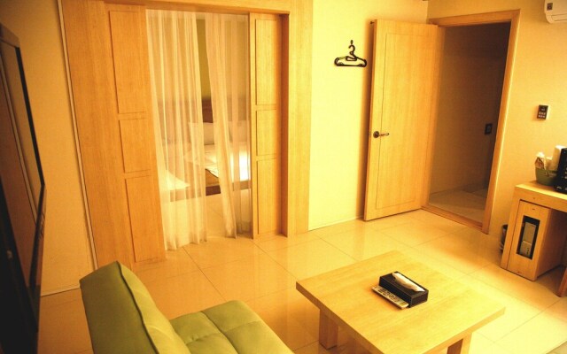 Hotel Story