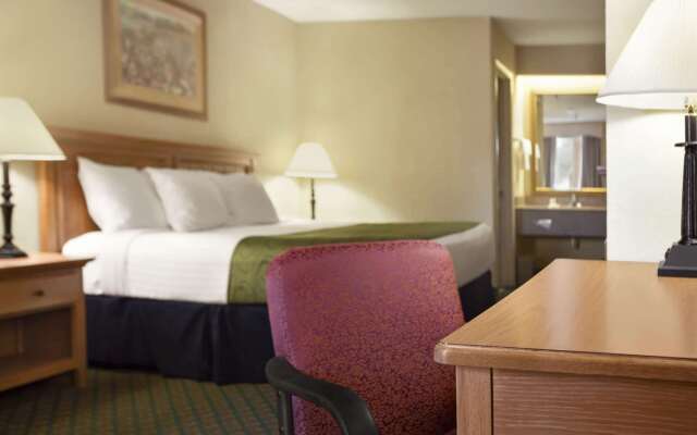 Days Inn & Suites by Wyndham Stuttgart