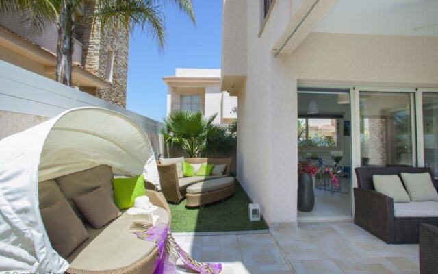 Cyprus Villa Aphrodite 07 Gold