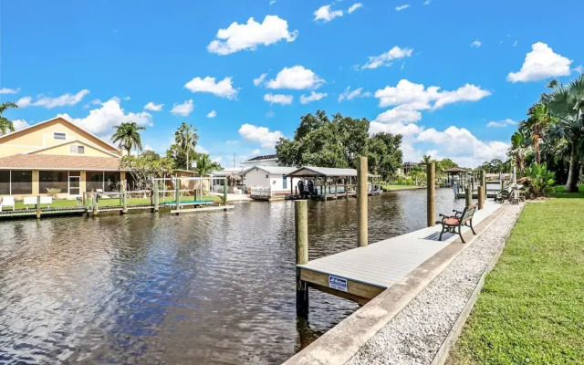 4836/4838 Esplanade St B-pool