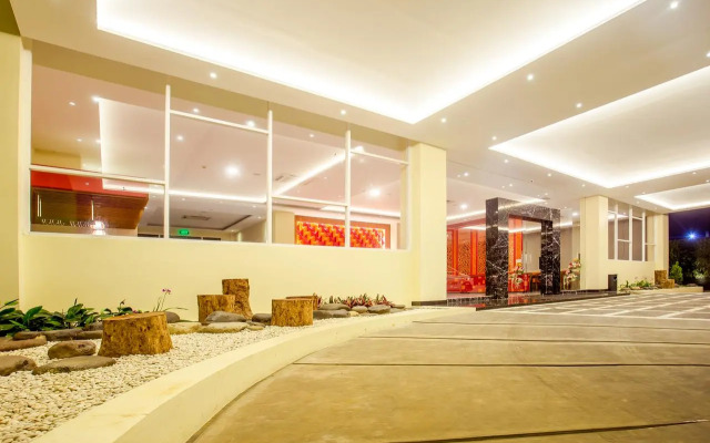 Front One Hotel Purwodadi