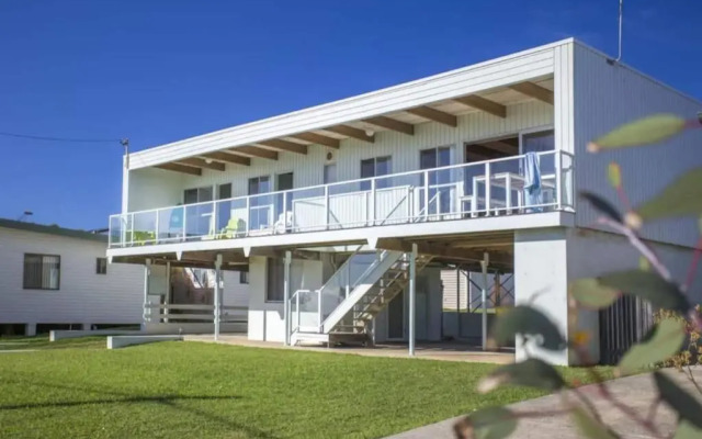 Just A Mellow Surf Escape @ Seaside, Dolphin Point