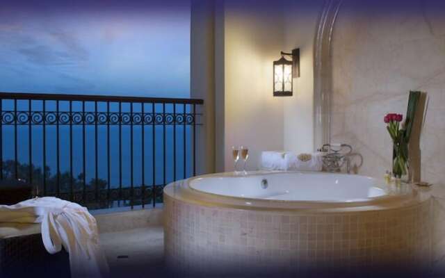 Crown Plaza Resort Sanya Bay