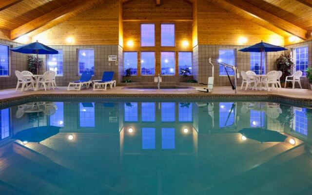 Paynesville Inn And Suites