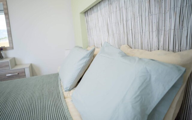 2 Bedroom Apartment Lambisea