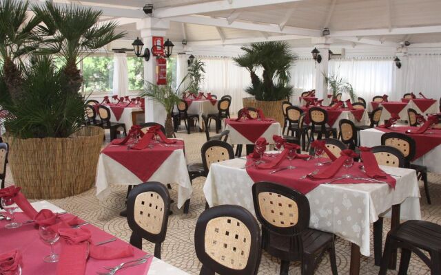 Kamarina Resort