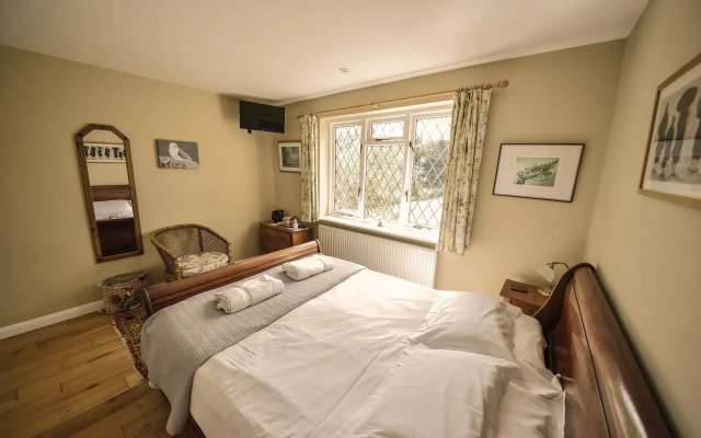 24 Ward Avenue