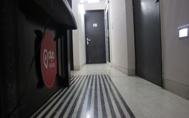 OYO 466 Hotel Lotus B&B