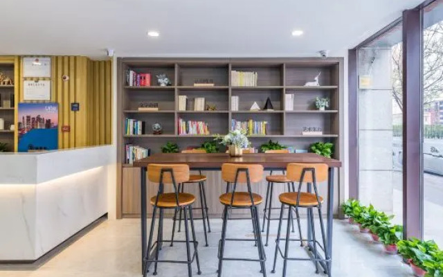 Urba Hotel（Wangdingdi Subway Station Store）