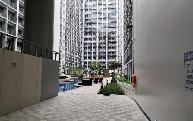 Shore2 Residences Tower2