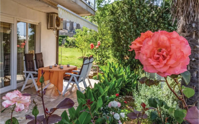 Apartment Regi VI