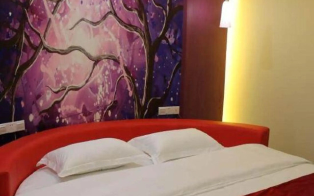 Lubinghua Express Hotel