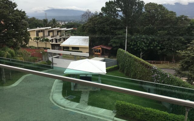 Las Yagrumas Condo Escazu