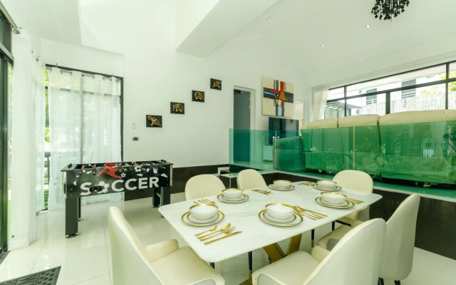 Pool villa at Kamala Regent by Lofty