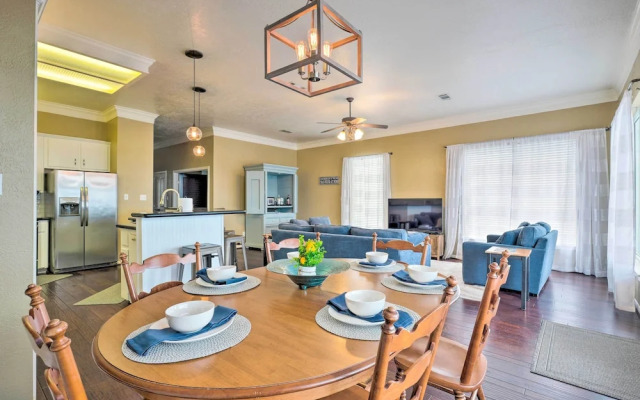 Waterfront Lake Conroe Getaway w/ Multiple Decks!