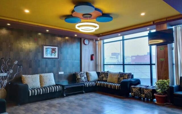 Fabhotel Shreyas Inn