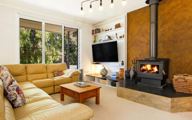 Spinnaker - Family Getaway - 2mins Walk to Beach