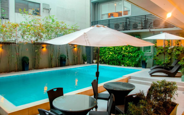 88 Courtyard Hotel