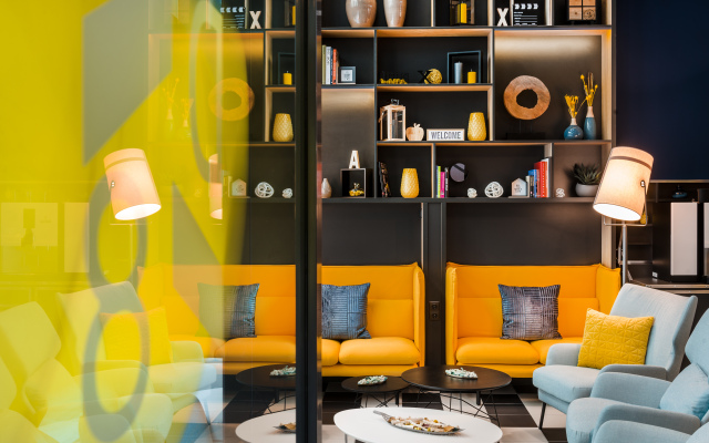 D8 Hotel