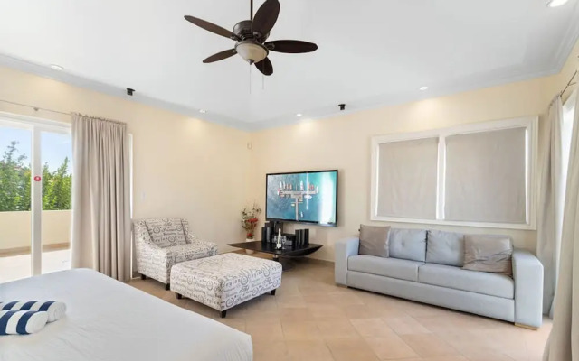 Exclusive Golf Villa Close 2 Beach Private Pool