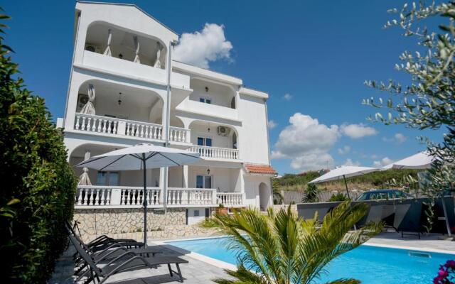 Villa Natura with private pool - AE1516