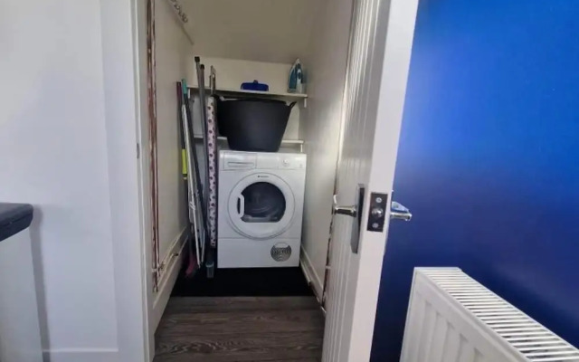 Cozy Shotts House With 2 Bedrooms