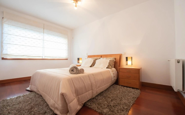 Apartament em condominio com Piscina