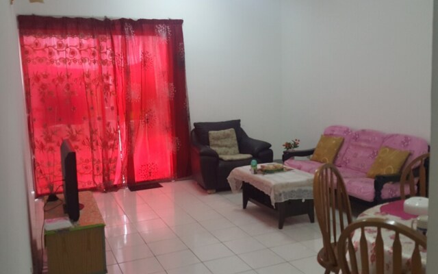 Homestay Ampang 100
