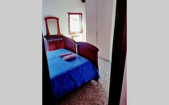 Large Top 3 Rooms Flat Central Rialto