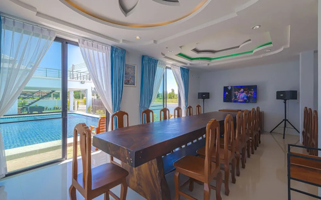 Amazing 4 Bedroom Private Pool VillaSPN3