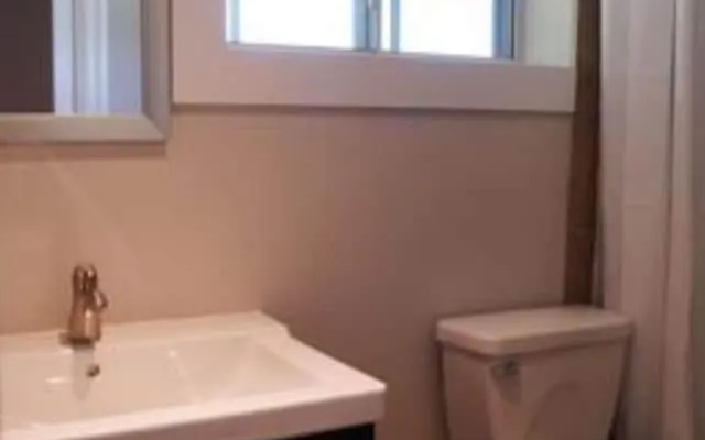 6 Bed Chalet w/ Hot Tub, Unit 8L