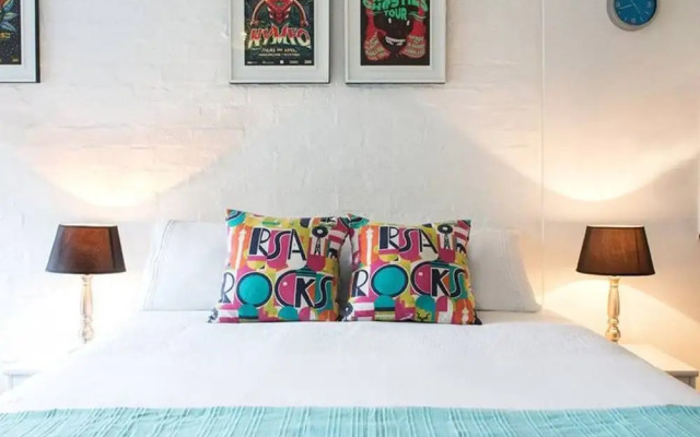 Minimalistic Green Point Studio Apartment