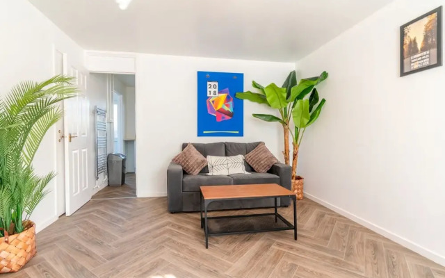 Newly Renovated 2-Bed Home in Newport
