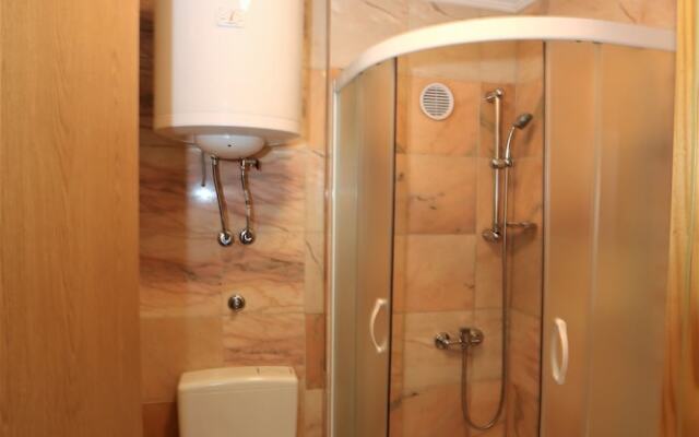Holiday house in stone with heated pool