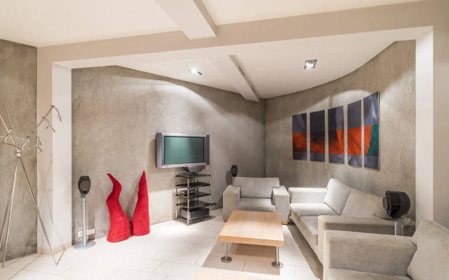 Rixwell Centra Hotel